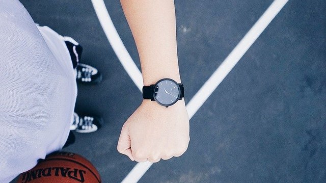 Ein Viertel nutzt Smart Watches oder Fitness-Armbänder
